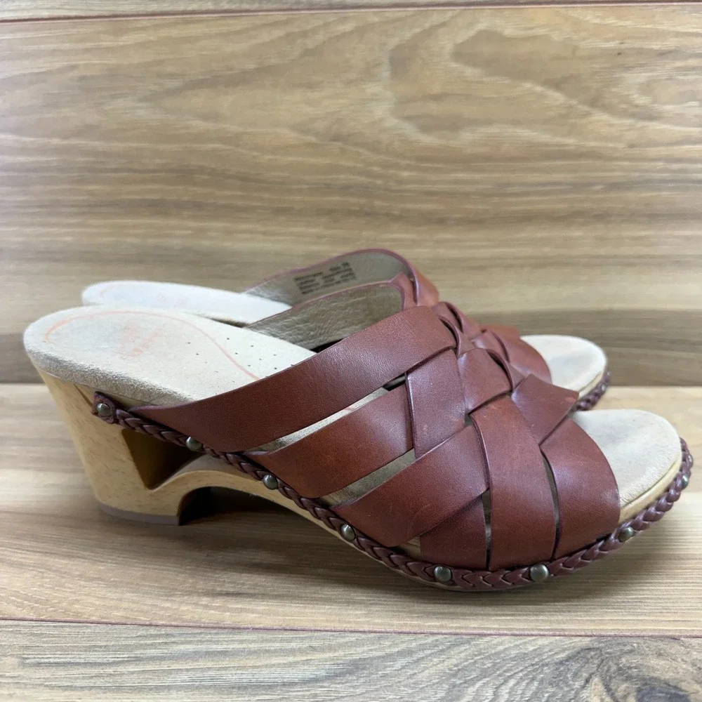 Dansko Tory Sandals Womens 8 EU 38 Brown Leather Weave Woven Studded Braide Heel